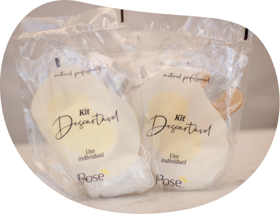 Foto dos kits descartáveis de utensílios Posê